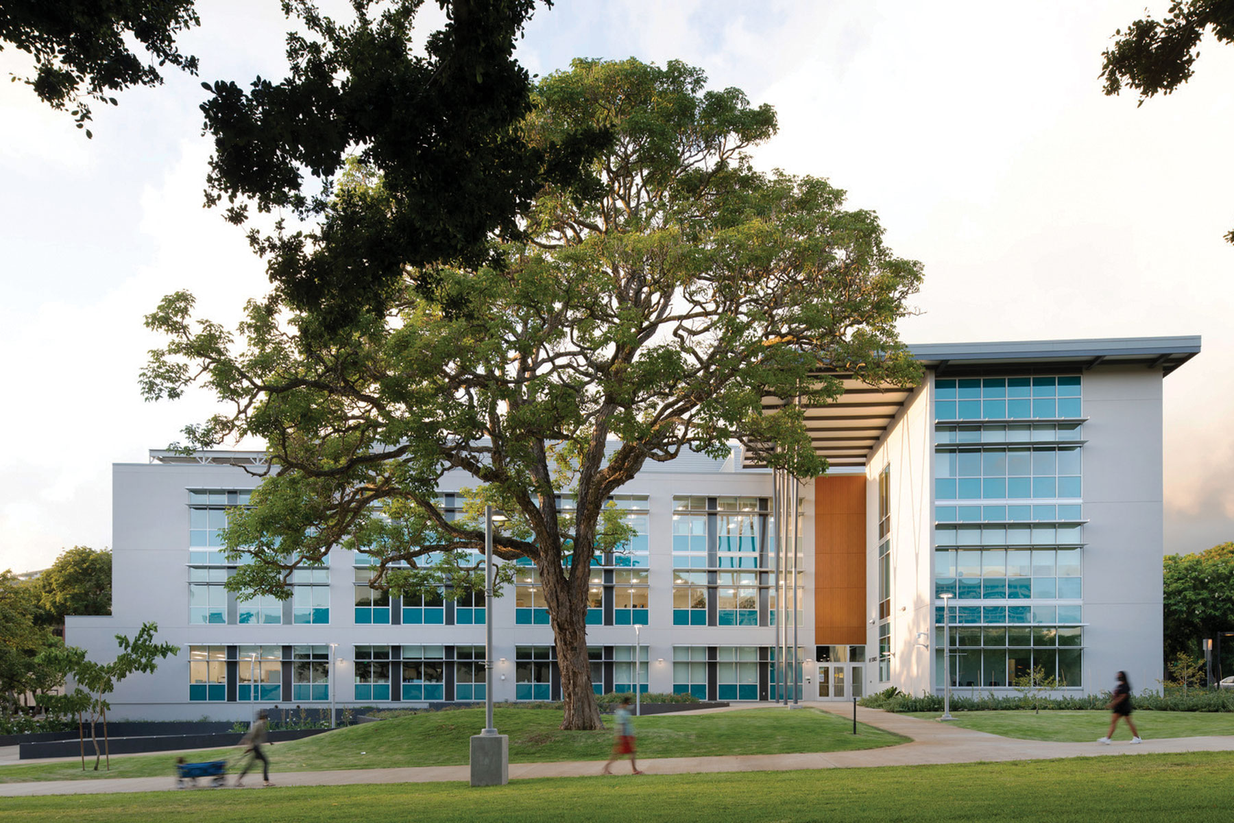Aughb Inset Lassner Sciencebld Photos Courtesy University Of Hawaii